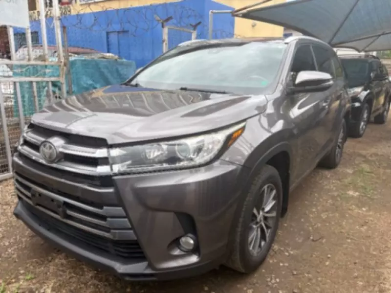 TOYOTA Highlander - 2017