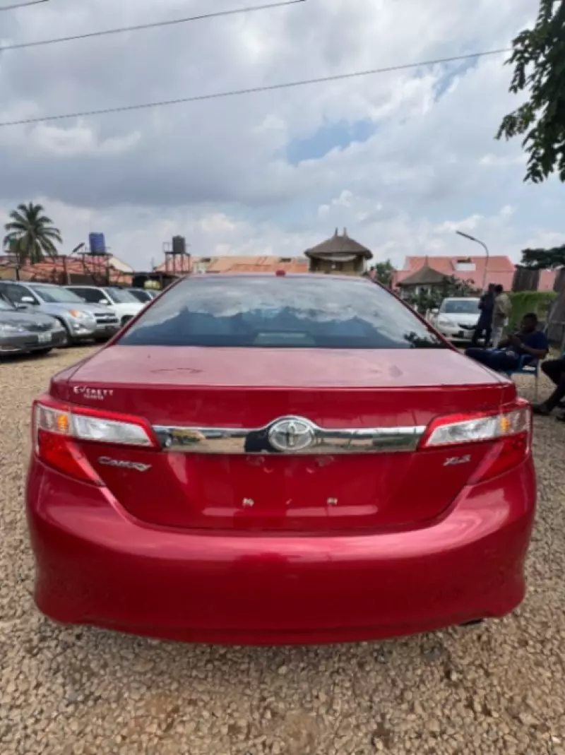 TOYOTA Camry   - 2012
