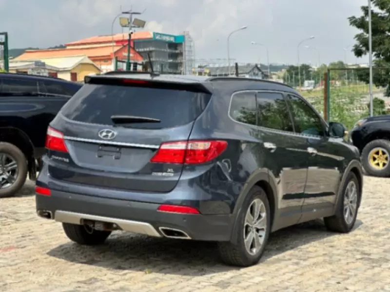 Hyundai Santa Fe - 2016