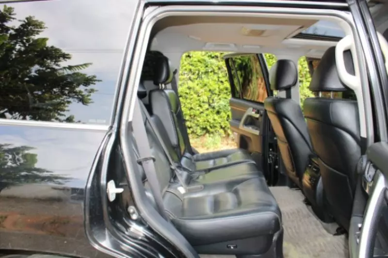 Toyota Land Cruiser V8   - 2014