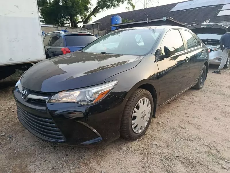 Toyota camry   - 2016