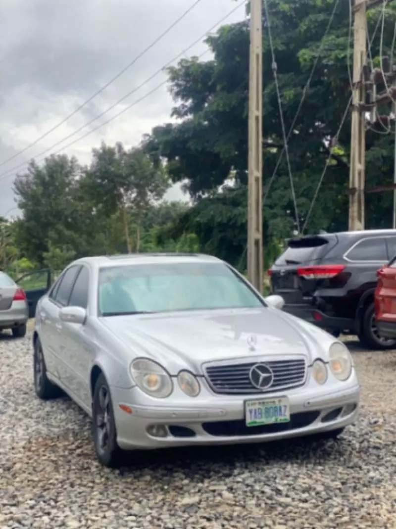 Mercedes-Benz E350   - 2006