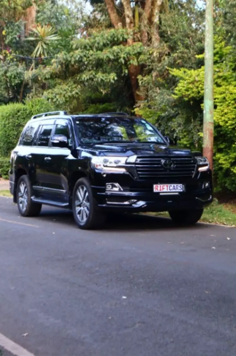 Toyota Landcruiser   - 2020