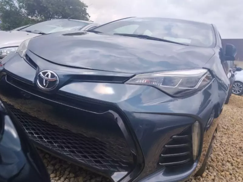 TOYOTA Corolla - 2015