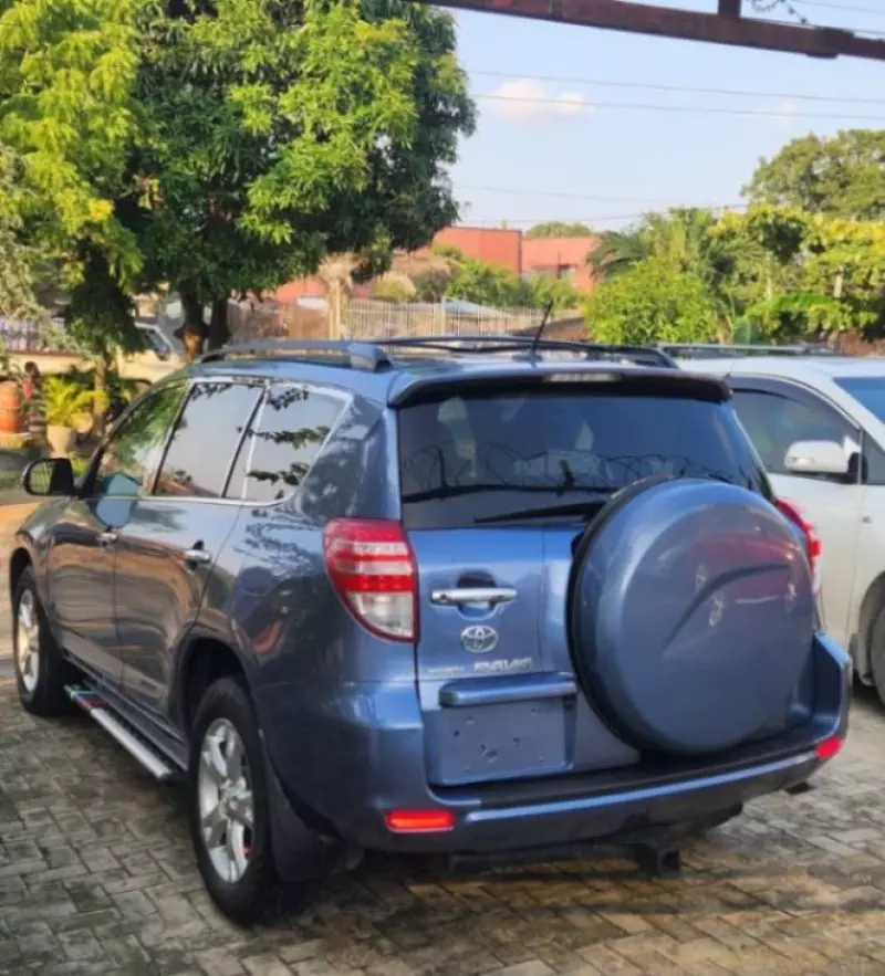 TOYOTA RAV 4   - 2010
