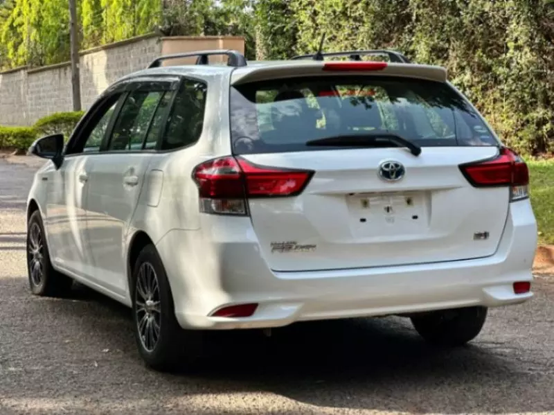 Toyota Fielder hybrid    - 2019