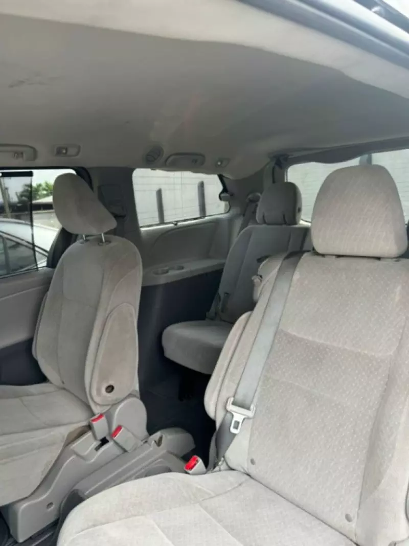Toyota Sienna   - 2016