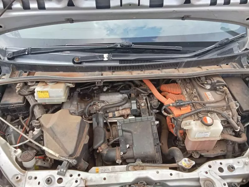 Toyota Noah Hybrid   - 2014