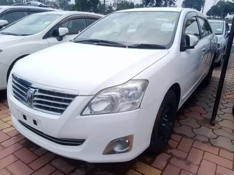 Toyota Premio    - 2014