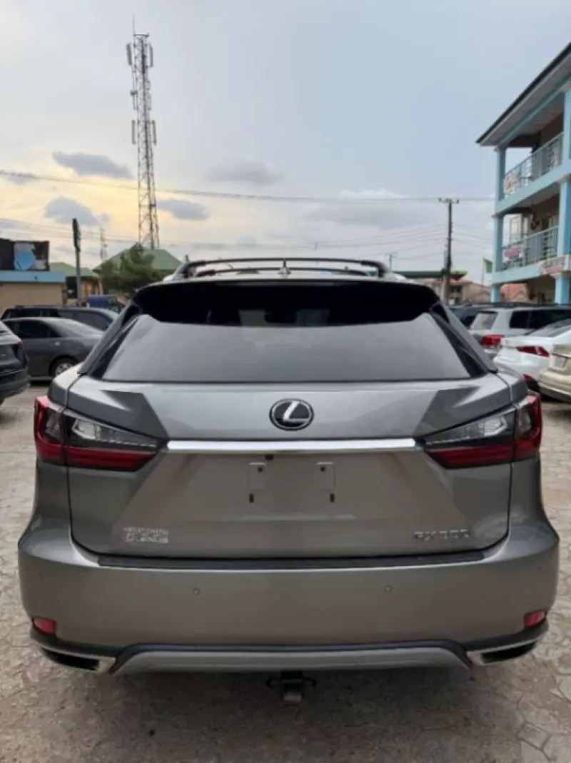 Lexus RX   - 2020