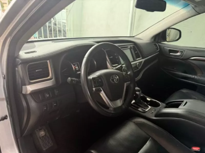 TOYOTA Highlander   - 2015