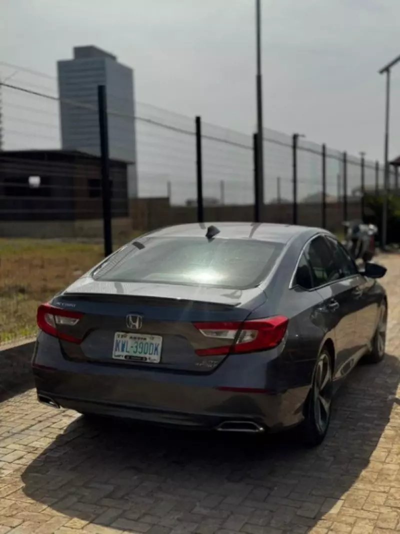 Honda Accord   - 2018