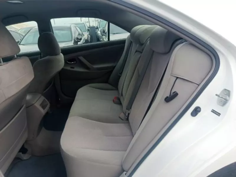 Toyota Camry   - 2010