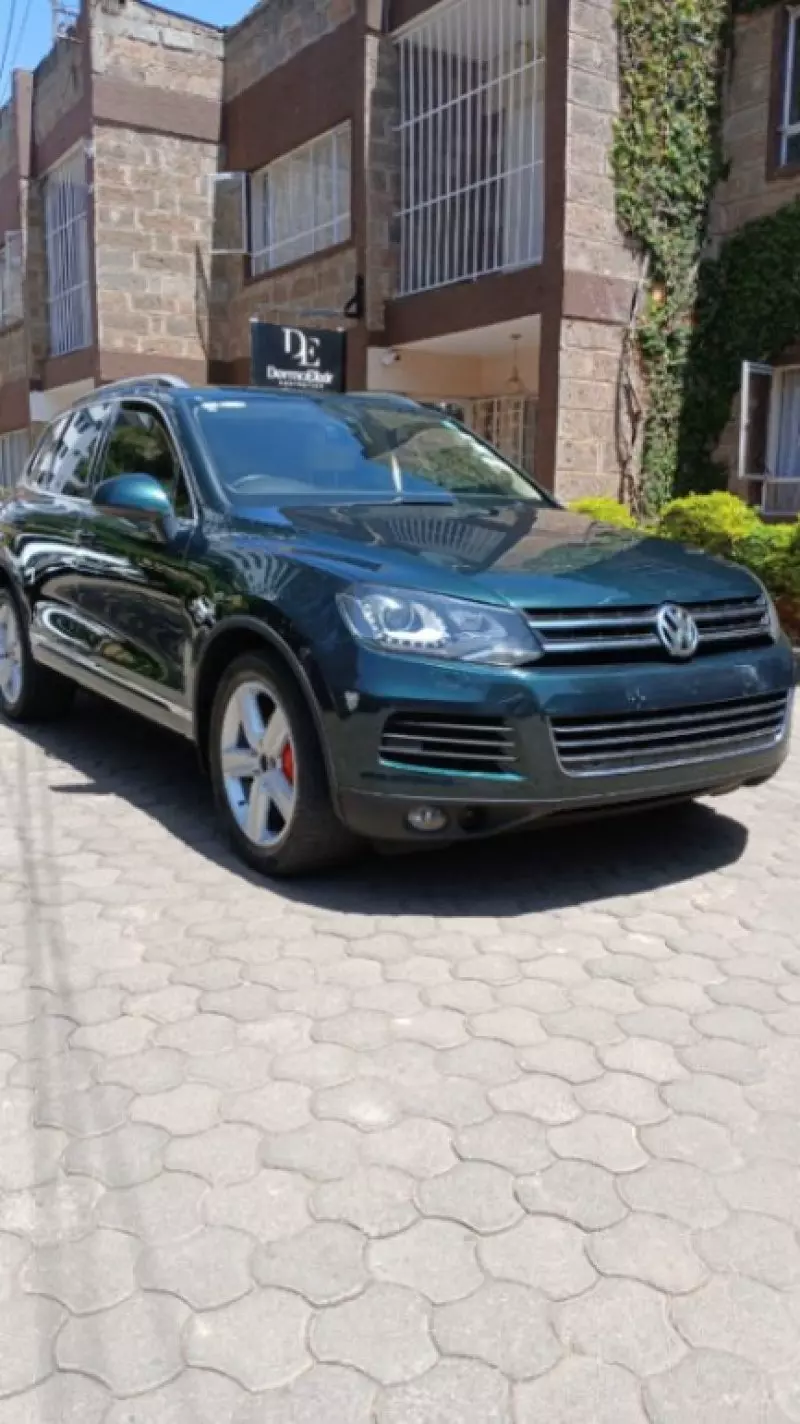 Volkswagen Touareg   - 2011