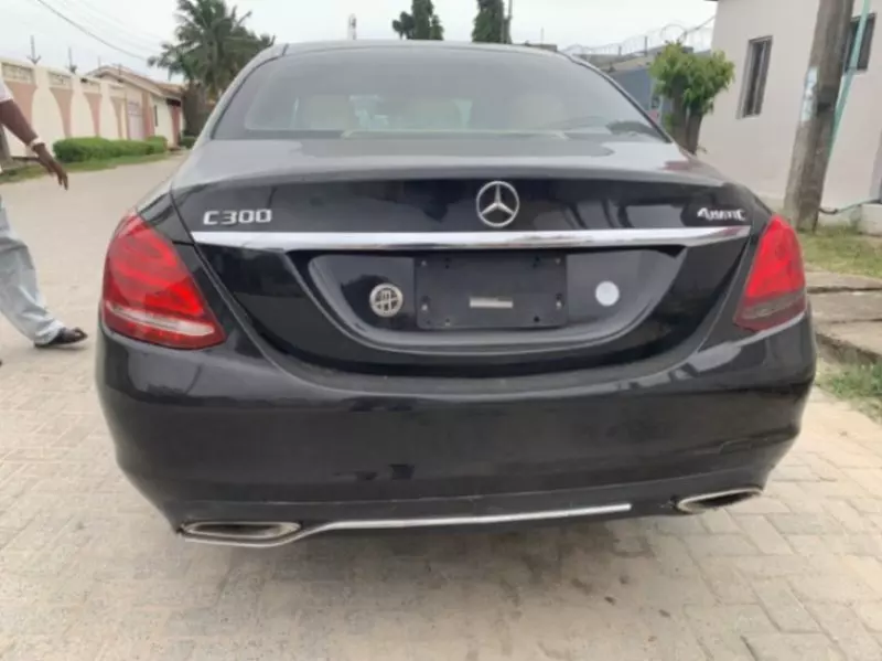 Mercedes-Benz E350 - 2013