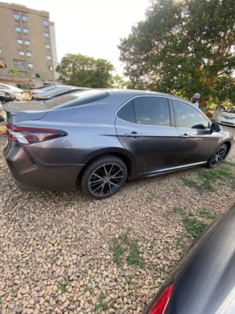 Toyota Camry   - 2018