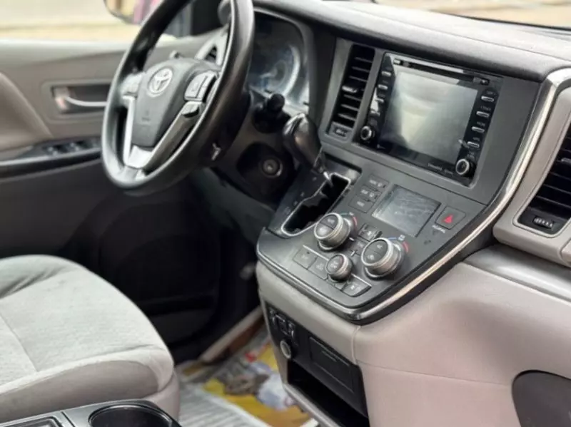Toyota Sienna   - 2019