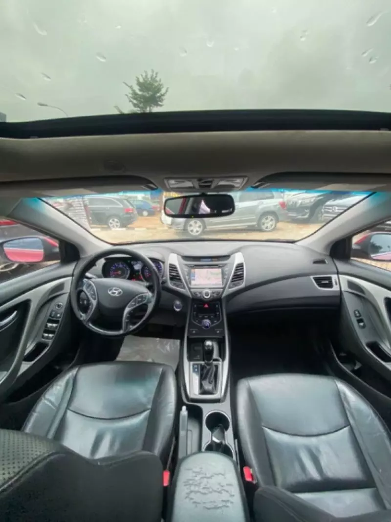 Hyundai Elantra - 2015