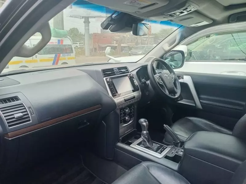 TOYOTA Landcruiser Prado   - 2019
