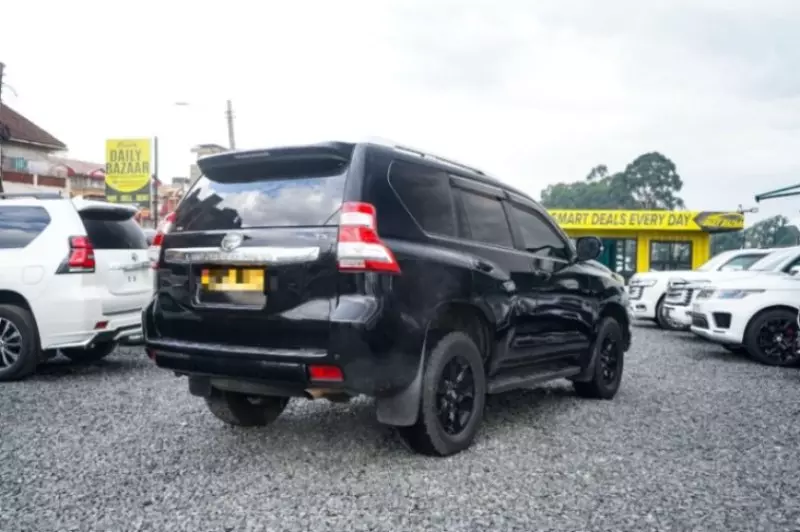 Toyota Landcruiser   - 2015