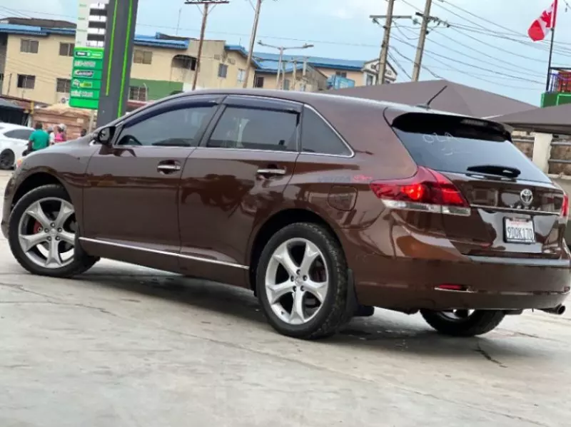 Toyota Venza   - 2013