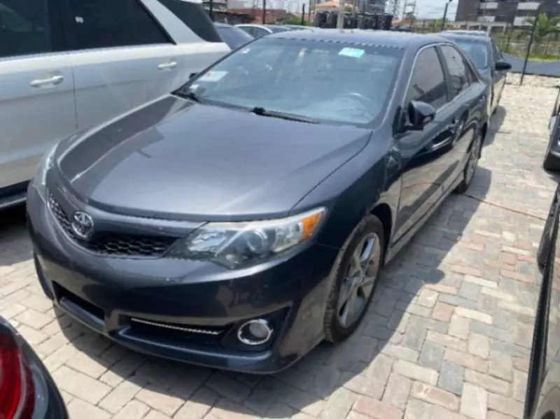 TOYOTA Camry   - 2012