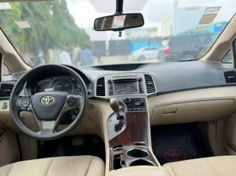 Toyota Venza   - 2013