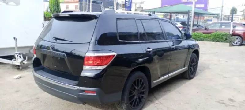 Toyota Highlander   - 2013