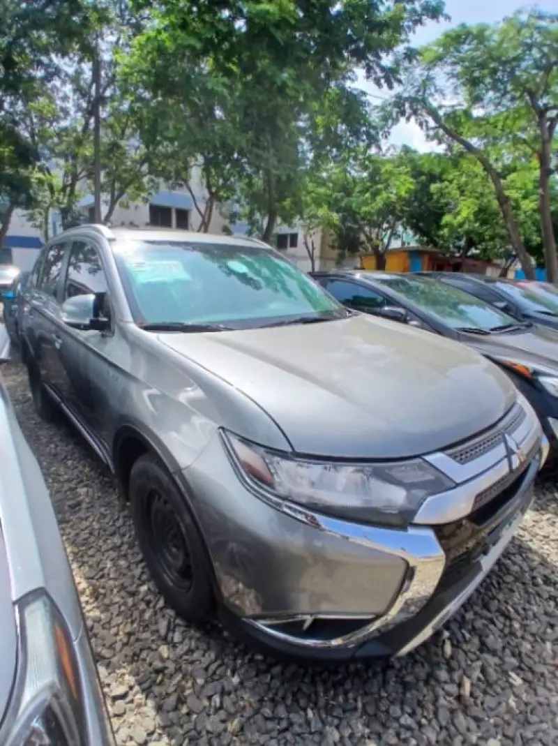 Mitsubishi OUTLANDER - 2018