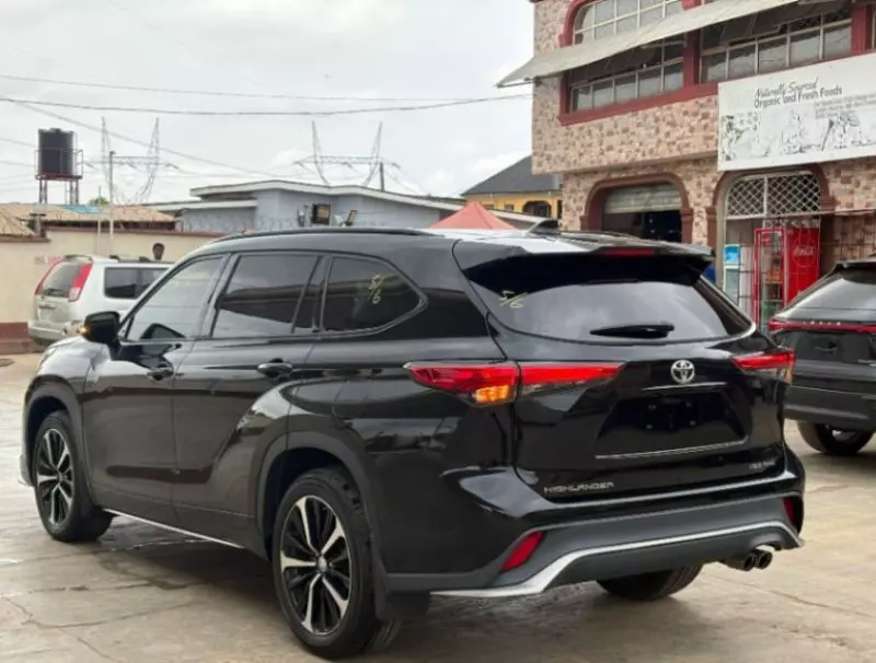 TOYOTA Highlander   - 2021