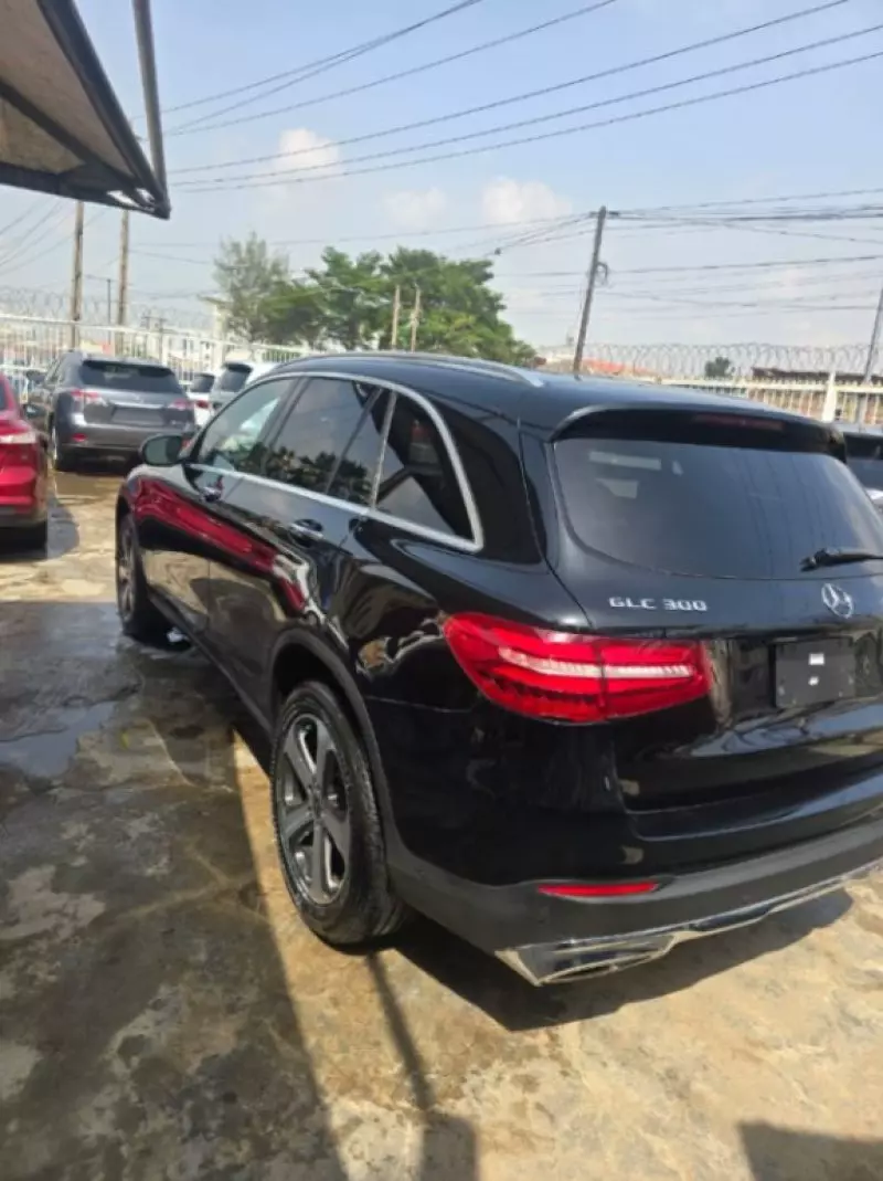 Mercedes-Benz GLC 300 - 2018