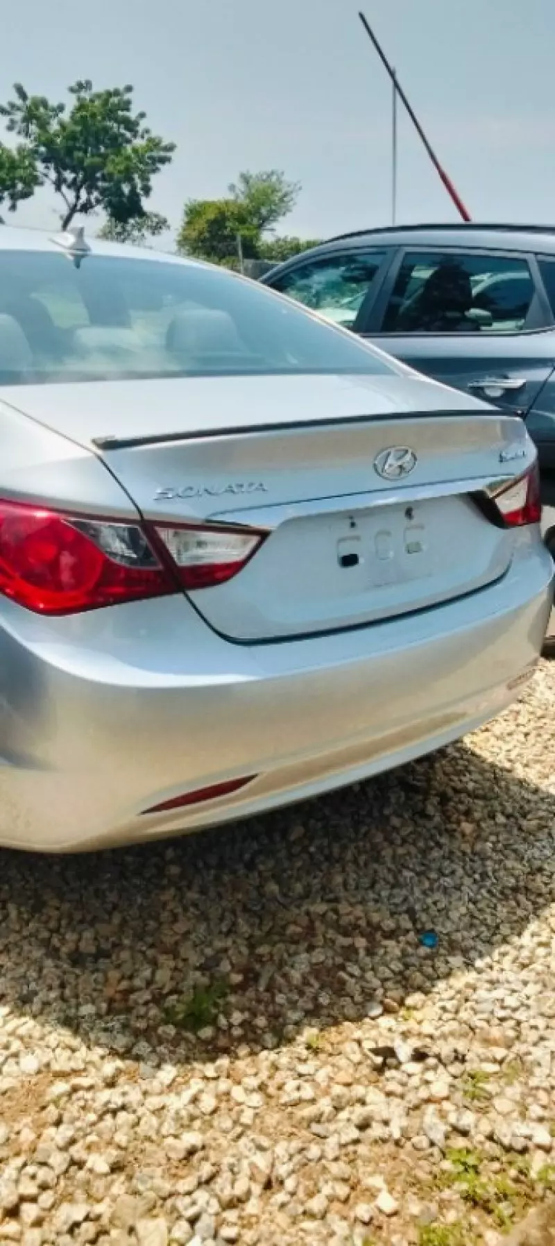 Hyundai Sonata   - 2012