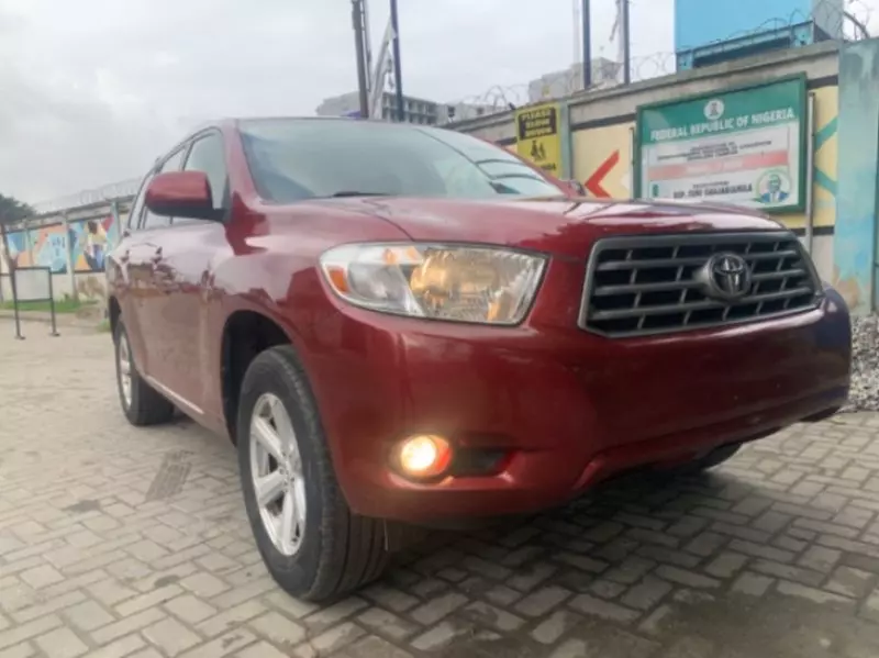 Toyota Highlander   - 2010