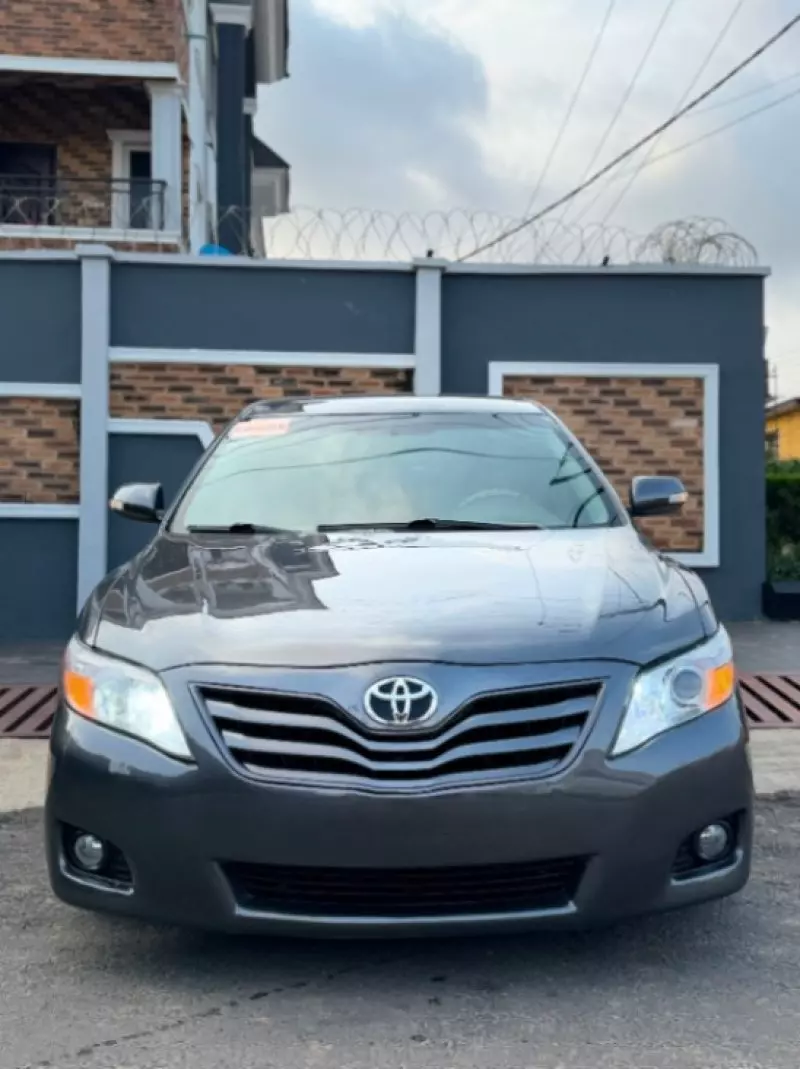 TOYOTA Camry - 2009