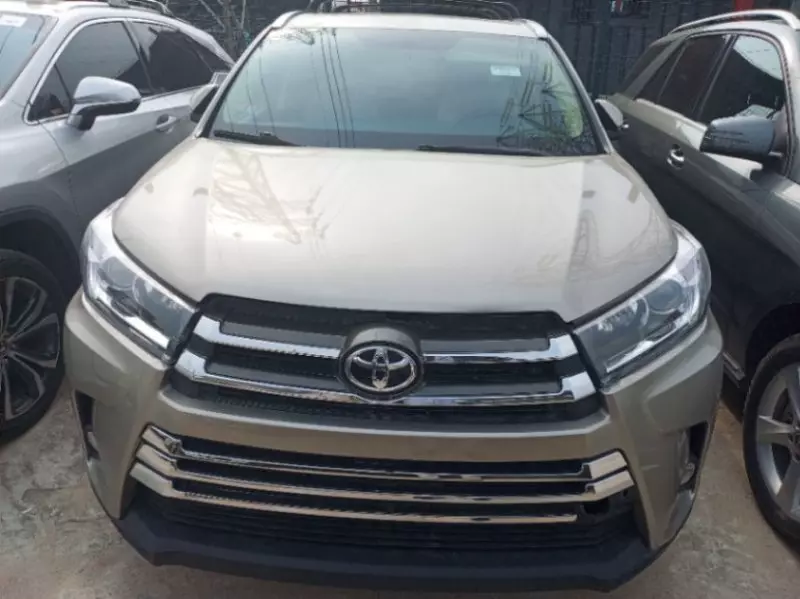 Toyota Highlander   - 2015