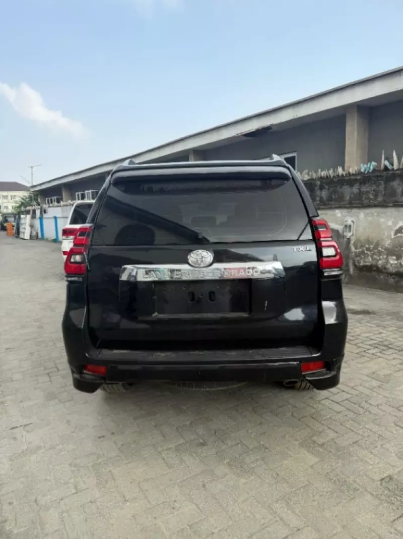 Toyota Landcruiser   - 2015