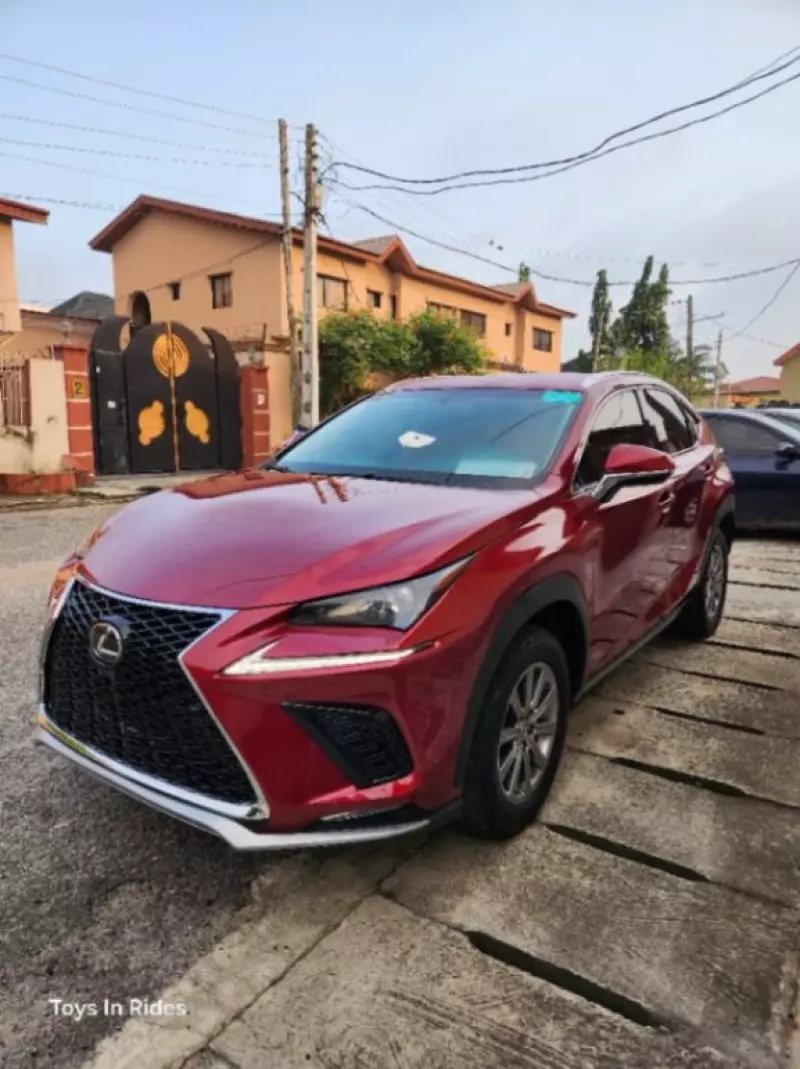 Lexus NX 200T   - 2017