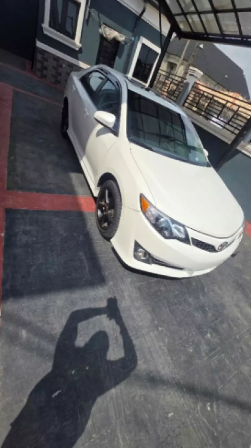 TOYOTA Camry   - 2012