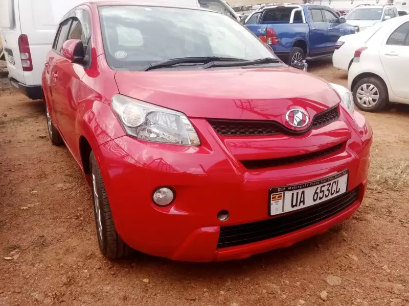 Toyota Ist    - 2010