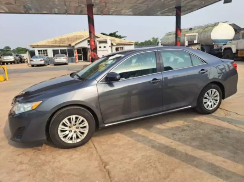 Toyota Camry   - 2012