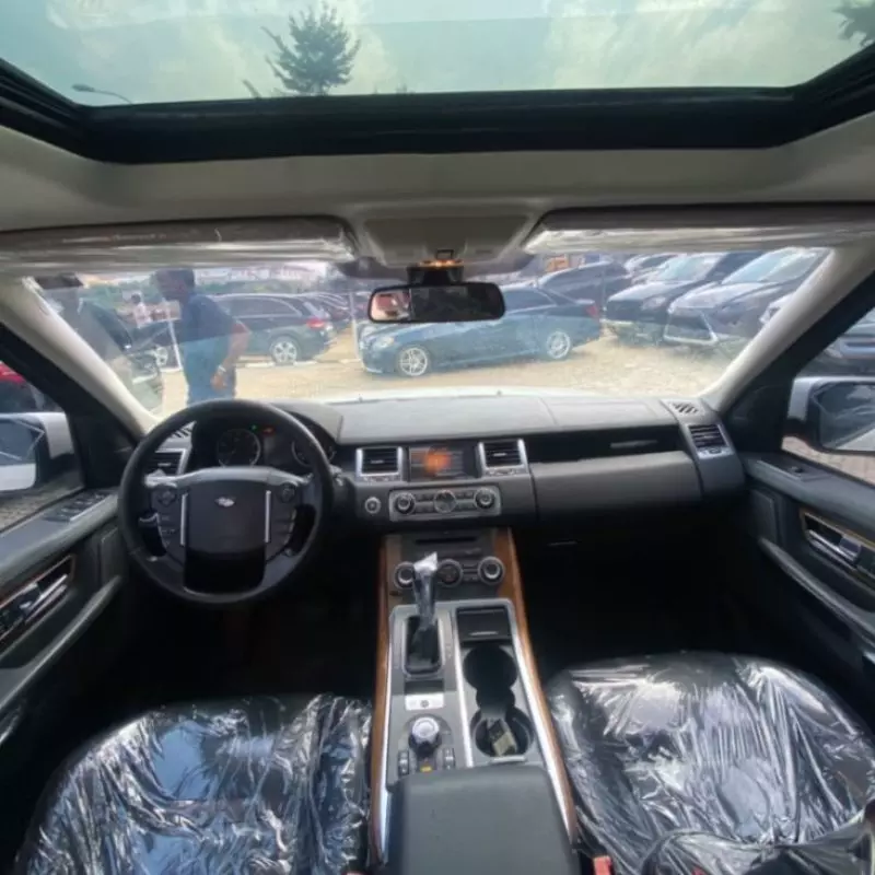 Land Rover Range Rover Sport   - 2010