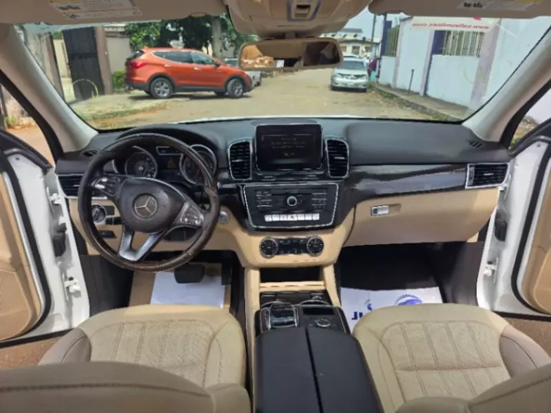Mercedes-Benz GLE 350   - 2016