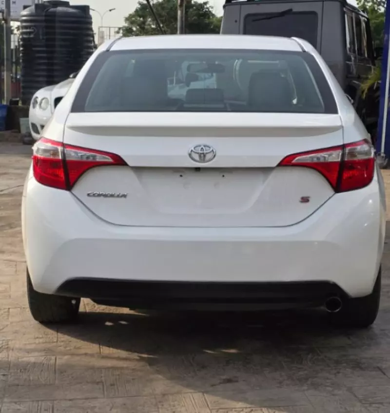 Toyota Corolla   - 2015