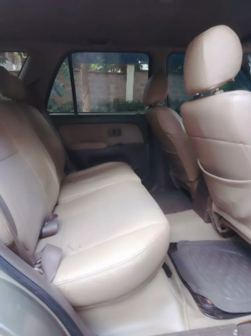 TOYOTA Hilux Surf    - 2001