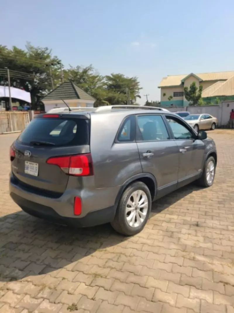 KIA Sorento   - 2014