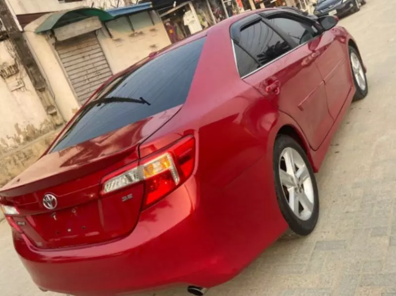 Toyota Camry   - 2014