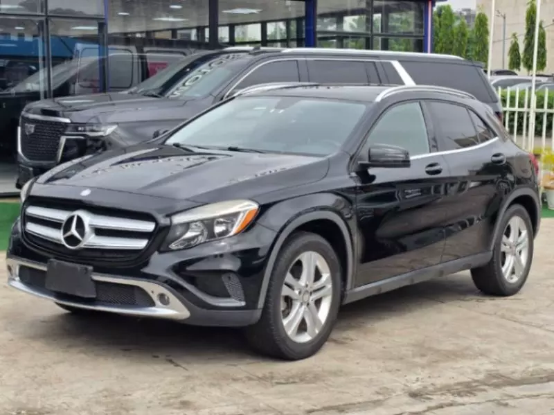 Mercedes-Benz GLA-Class   - 2015