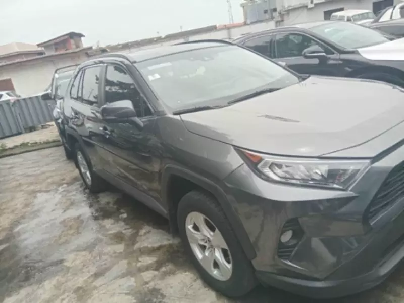 Toyota RAV4   - 2019