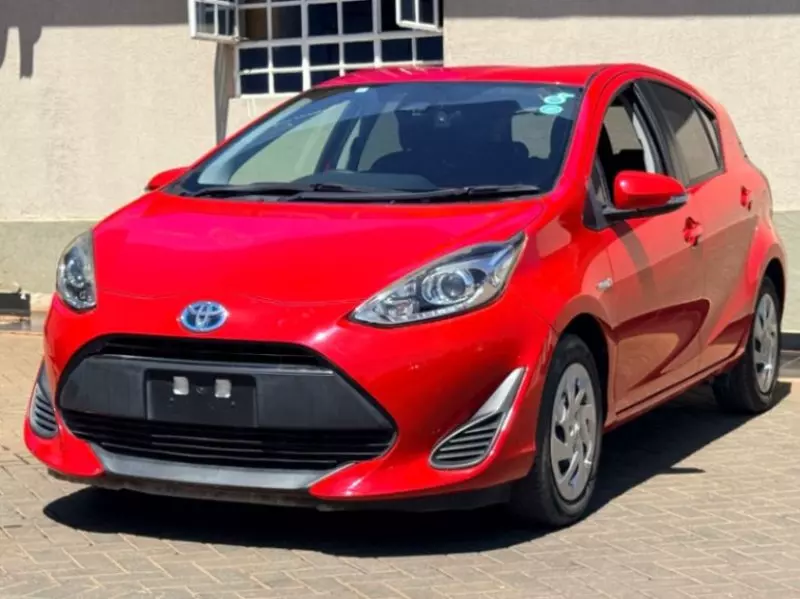 Toyota Aqua   - 2018