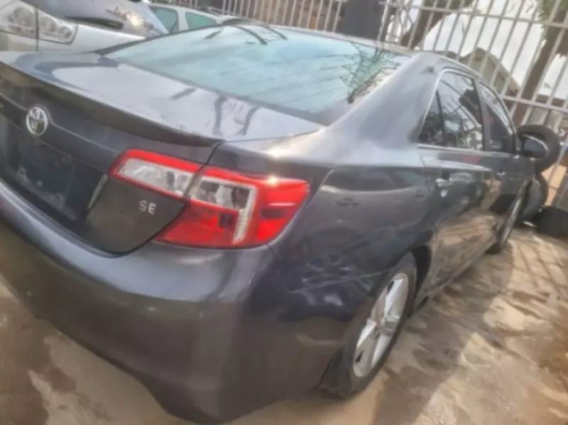 Toyota Camry   - 2014